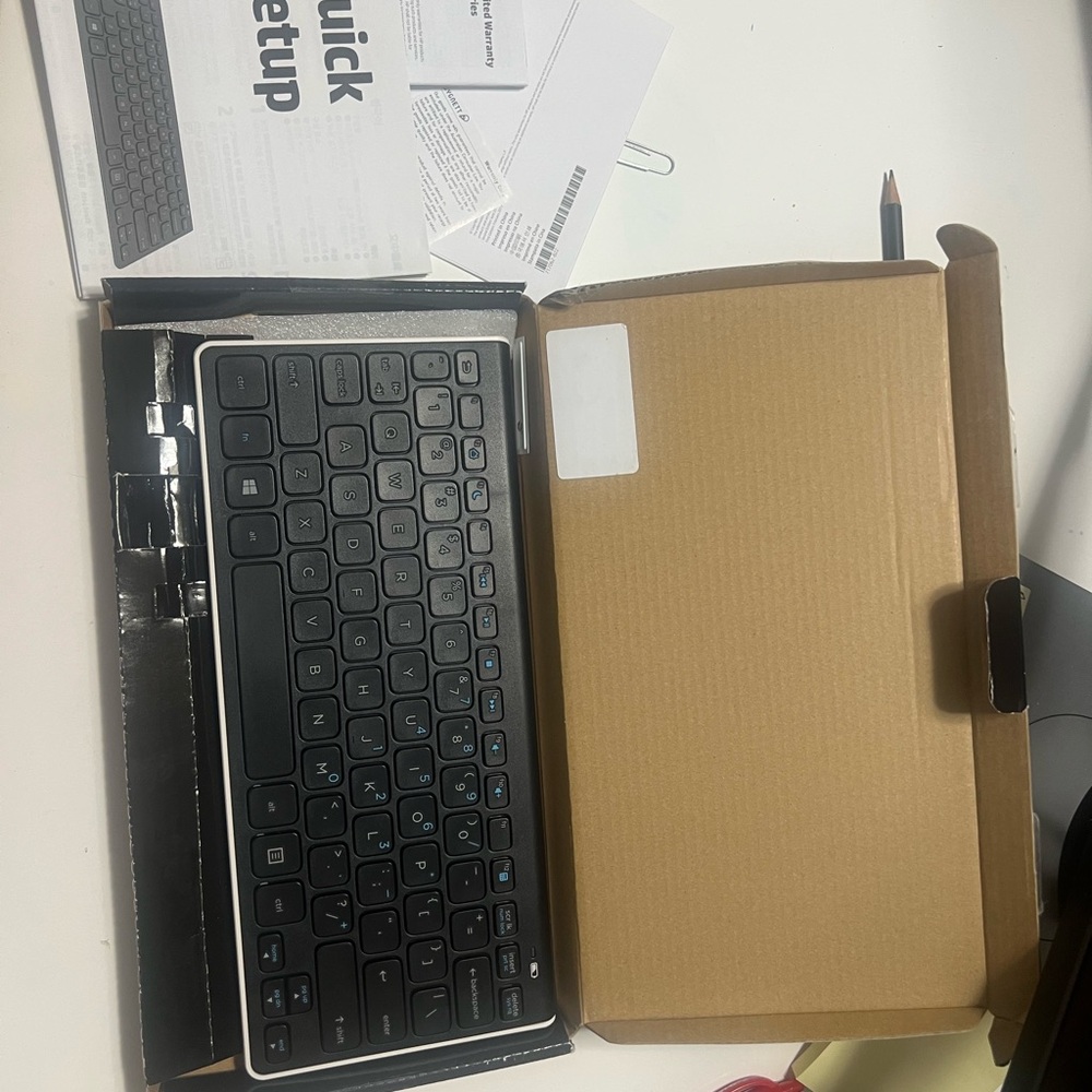 HP K4000 wireless keyboard. Gently used, tested.